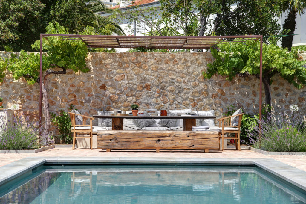 La Calado - Swimming Pool - dinning area