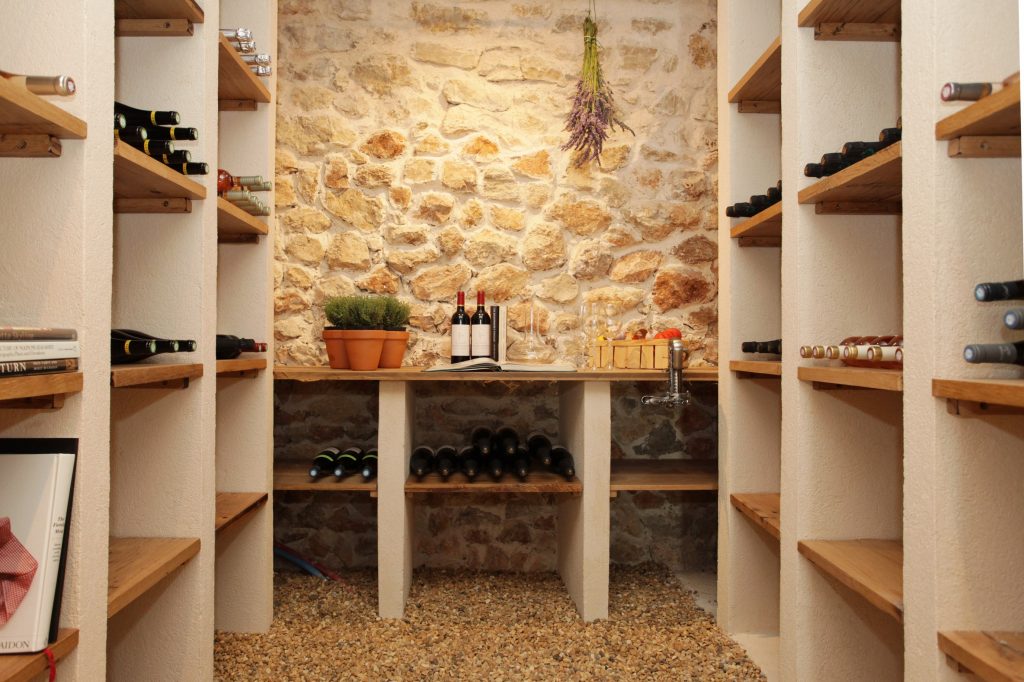La Calado - Wine cellar