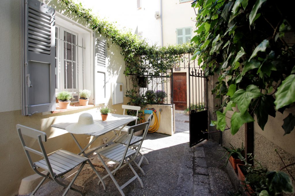 Maison du Bateau - Luxury apartment - courtyard