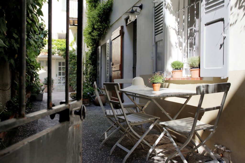 Maison du Bateau - Luxury apartment - courtyard